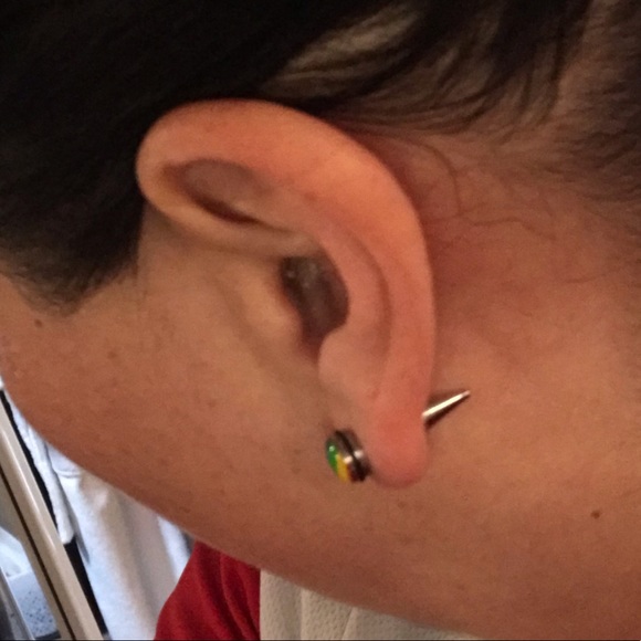 Pierced earings 🌈 rainbow 'pho' plug with spike - Picture 5 of 6